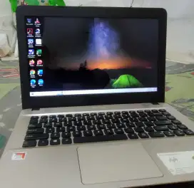 Laptop Asus AMD9