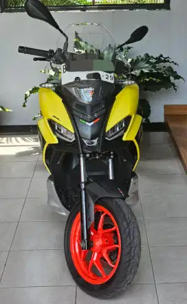 Aprilia SR GT 2024 low KM Kuning