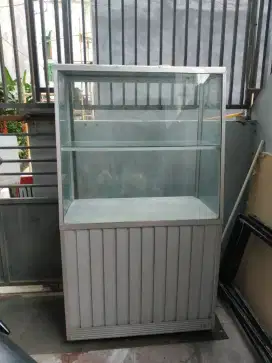 Etalase makanan