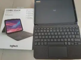 Logitech Combo Touch keyboard trackpad