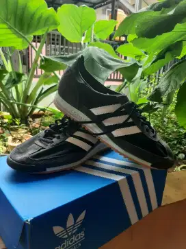 Sepatu adidas SL72 OG