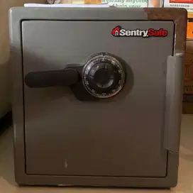 brangkas brankas sentry safe ace hardware warna abu abu