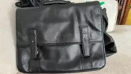 tas kerja laptop kulit PICARD warna hitam