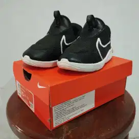 Sepatu Anak NIKE Flex Plus 2 Original Black/White