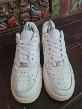 Sepatu Nike Air Force 1 Low Putih

Size: 36.5
Insole: 23