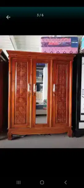 Lemari 3 pintu full ukiran