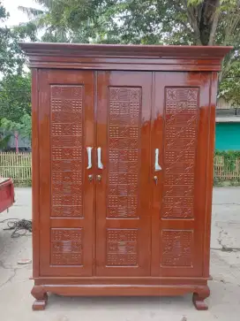 Lemari kayu full ukiran