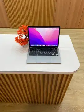 Macbook pro 2020 i5 8gb 256gb cc 2 murmer