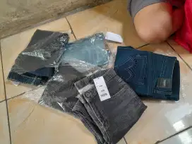 Celana jeans wanita