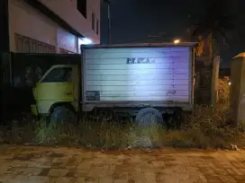 Mobil box Bison dijual murah