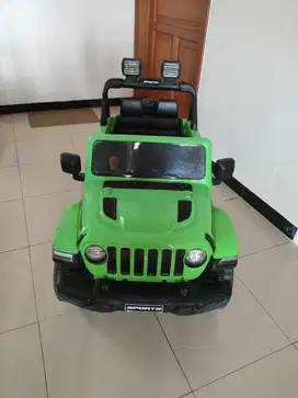 Mobil Aki Anak (Jeep)