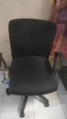 Kursi kantor bekas