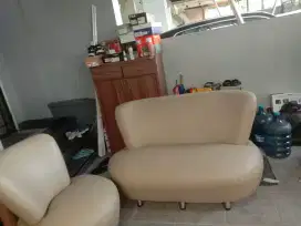 Melayani servis sofa panggilan