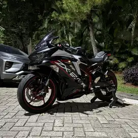 Jual kawasaki zx25 hitam putih merah 2021 105jt nego