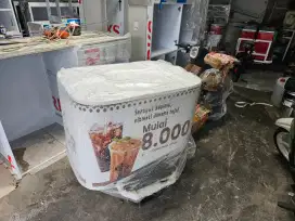 Jualan es kopi stay didepan indomaret batavia