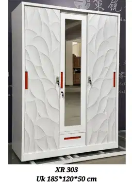 Lemari besi 3 pintu