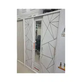 Lemari besi 3 pintu