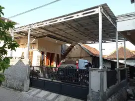 Kanopi teras rumah baja ringan