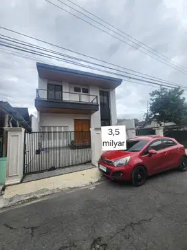 Dijual Rumah baru 2 lantai dekat solo square 3,5M