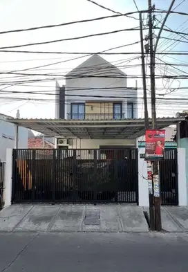 Di Jual Rumah Baru di Utan Kayu Matraman lokasi strategis