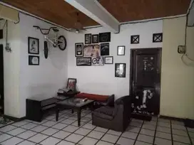 Dijual Rumah + Kostan di Jl. Cipedes Tengah, Bandung