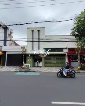 Dijual Rumah Cocok Untuk Bisnis + Rooftop di Jl. Basuki Rahmat, Malang