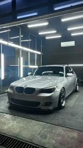 BMW 523i 2009 Bensin
