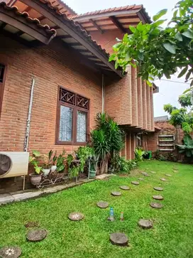 Rumah siap huni hommy semi furnished di Bintaro Jaya sektor 3