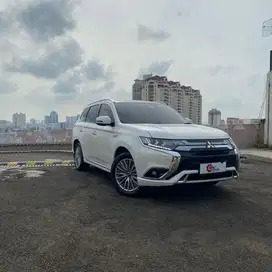 Mitsubishi Outlender PHEV 4WD HYBRID