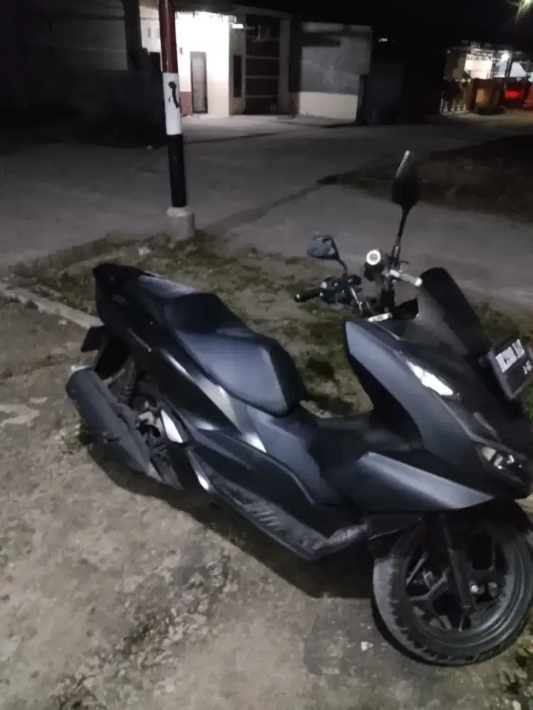 PCX 160 hitam tahun 2022