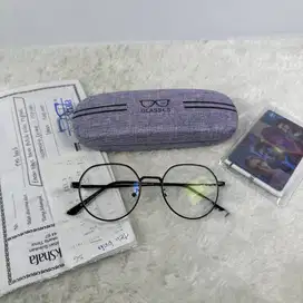 Preloved Kacamata Minus 2 Lensa Essilor Bergaransi 2 Tahun