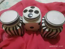 3 buah toples black n white yg lucu