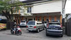 Dijual Rumah Cocok untuk Usaha Kost atau Hotel di Cikutra Bandung