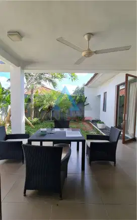 DIJUAL RUMAH MODERN LOKASI JIMBARAN