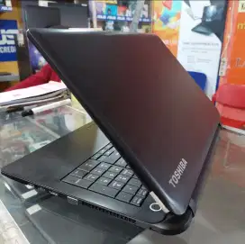 Laptop slim Toshiba SSD+HDD RAM 4