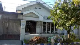 Dijual rumah Sutorejo cocok untuk usaha dan rumah tinggal