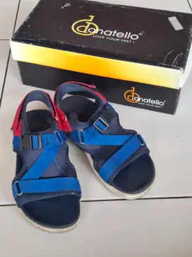 Sepatu sendal anak Donatelo