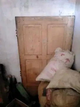 Pintu rumah kamper minimalis kayu kokoh