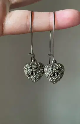 Anting warna silver