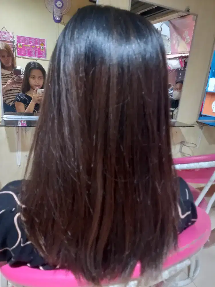 Karyawati salon kecantikan