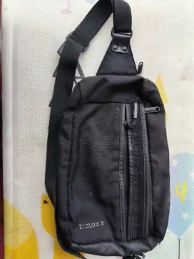 Tas bodypack pria