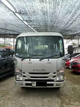 isuzu elf solar microbus 2018