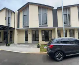 Disewakan Rumah 2 Lantai Suvarna Sutera Cluster Astha Alamanda 8 x 10