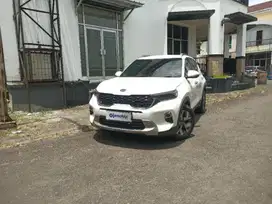 Pajak Panjang - KIA SONET 1.5 DYNAMIC 7 SEATER BENSIN A/T 2021 PUTIH