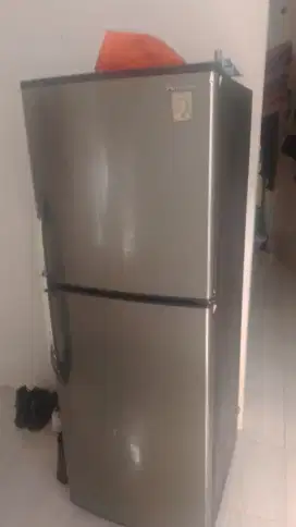 Kulkas panasonic 2 pintu
