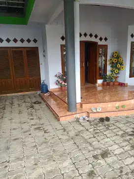 Rumah besar luas kuat kokoh jalan lebar