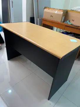 meja dan kursi kantor