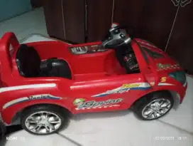 Mobil mainan anak