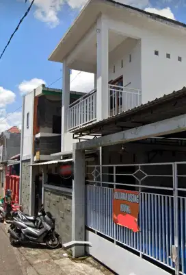 Dijual Kost & Rumah Induk L:256m, 20 Kamar