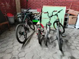 Dijual 4 buah sepeda